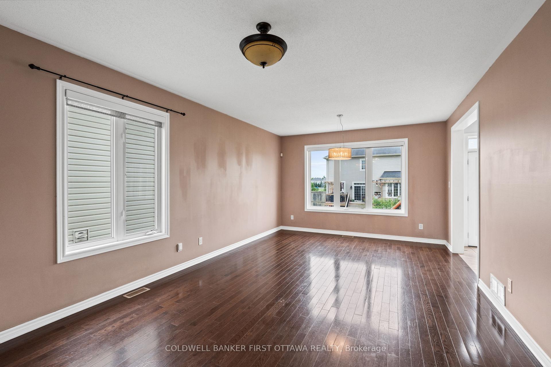 Photo 9 of 3512 Cambrian Road, Ottawa, Barrhaven - Half Moon Bay — HOMEH