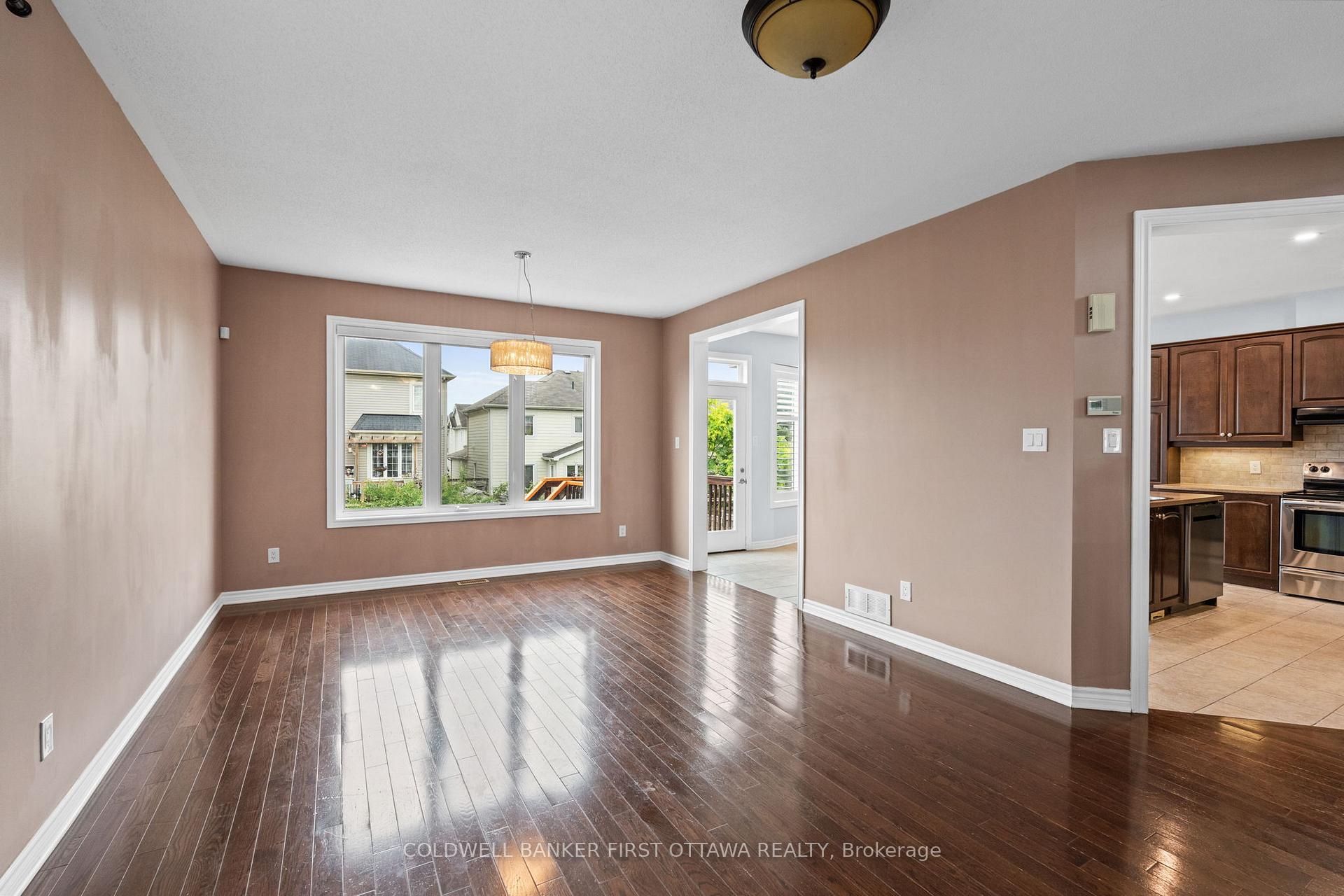 Photo 8 of 3512 Cambrian Road, Ottawa, Barrhaven - Half Moon Bay — HOMEH