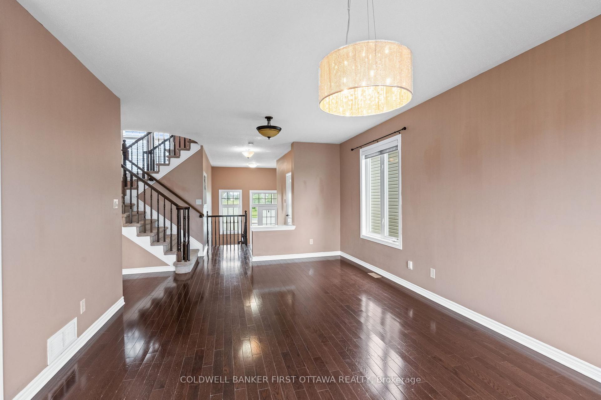 Photo 10 of 3512 Cambrian Road, Ottawa, Barrhaven - Half Moon Bay — HOMEH