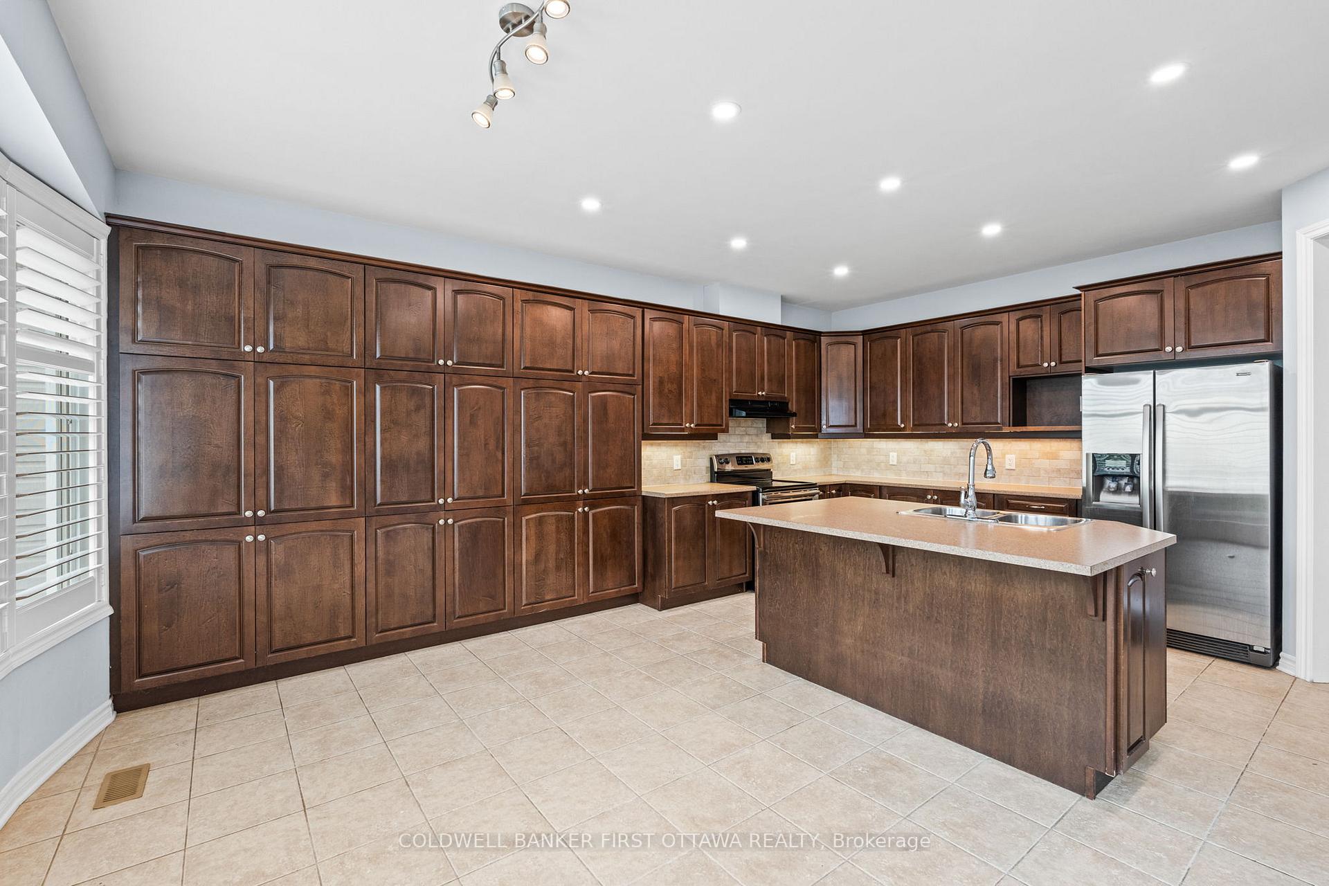 Photo 11 of 3512 Cambrian Road, Ottawa, Barrhaven - Half Moon Bay — HOMEH