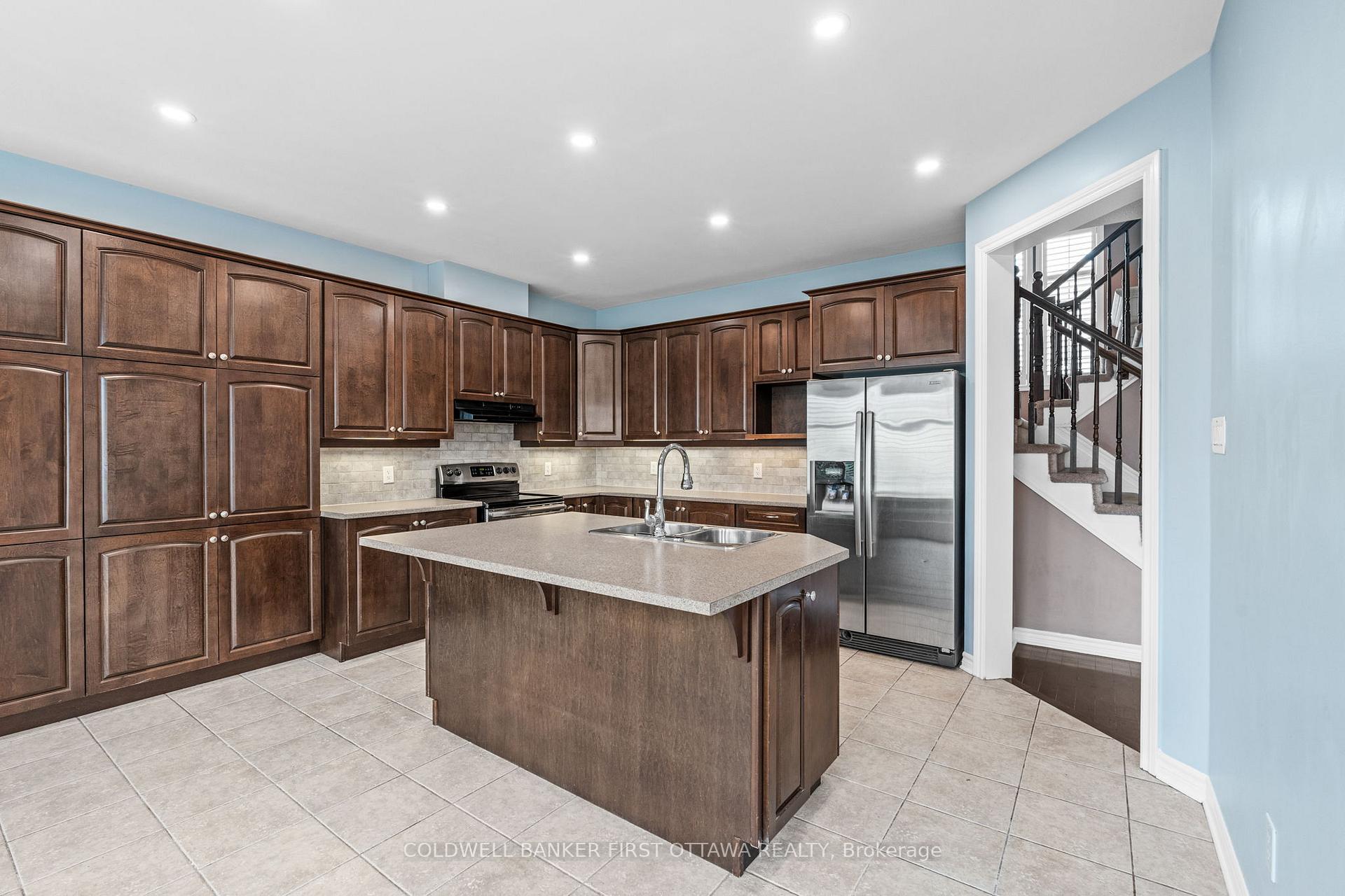 Photo 16 of 3512 Cambrian Road, Ottawa, Barrhaven - Half Moon Bay — HOMEH