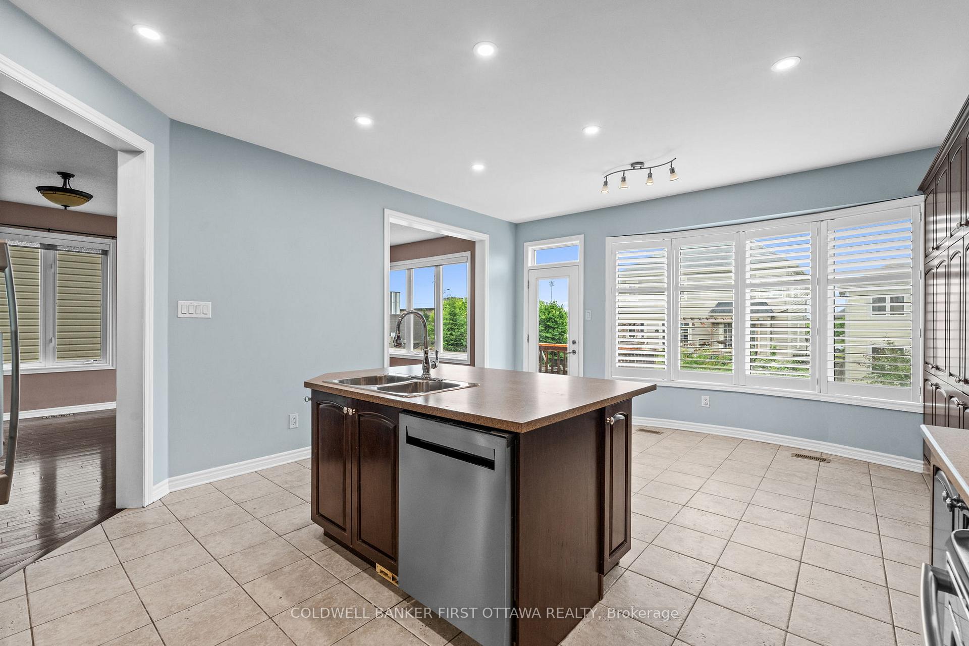 Photo 18 of 3512 Cambrian Road, Ottawa, Barrhaven - Half Moon Bay — HOMEH