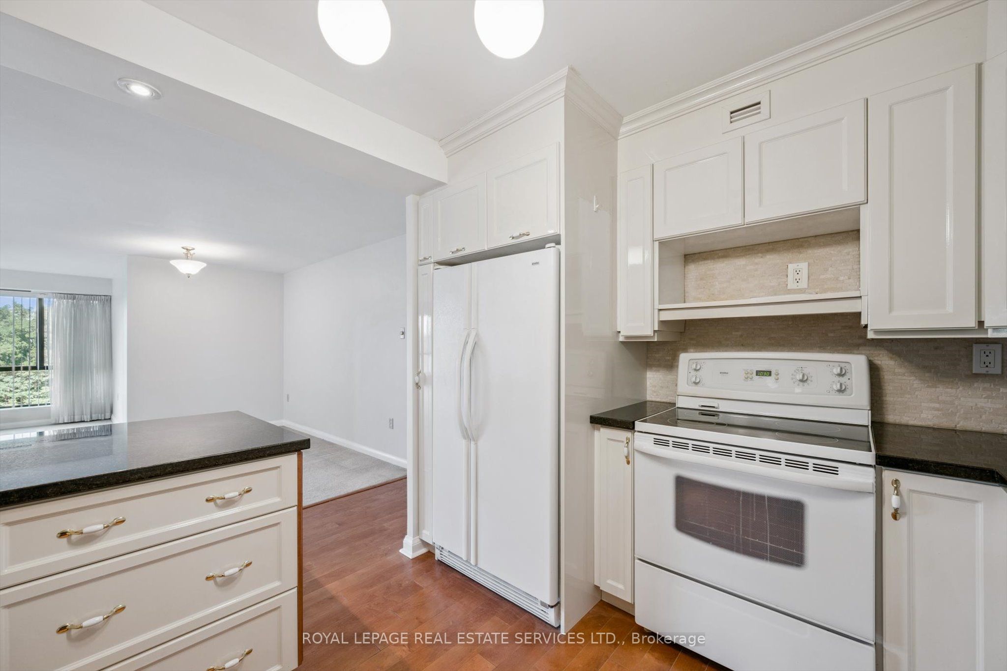 Photo 96 of Unit 613, 1400 Dixie Road, Mississauga, Lakeview — HOMEH