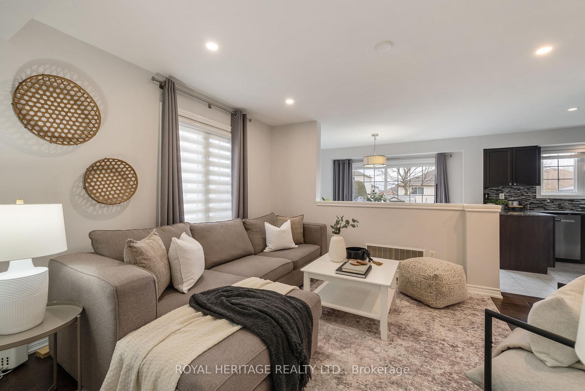 Photo 4 of 127 Honeyman Drive, Clarington, Bowmanville — HOMEH