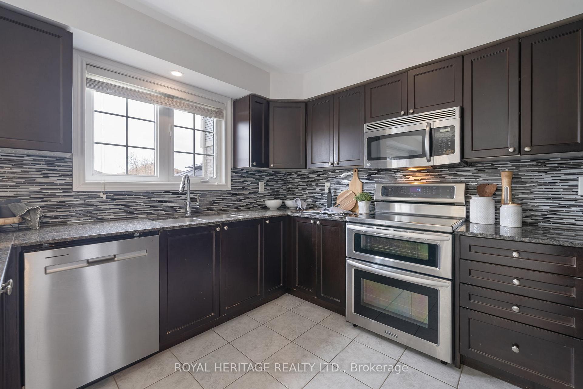Photo 9 of 127 Honeyman Drive, Clarington, Bowmanville — HOMEH