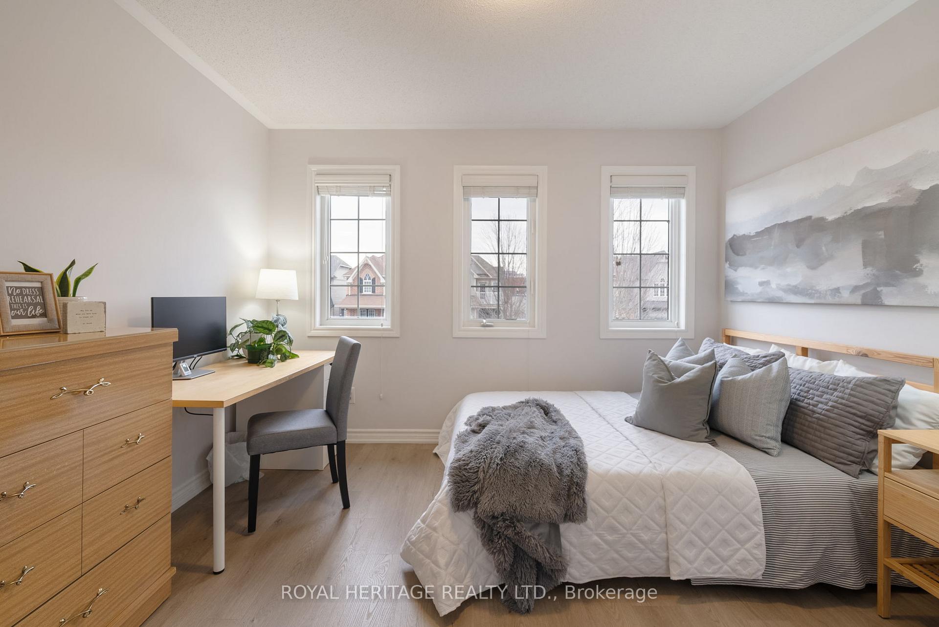 Photo 20 of 127 Honeyman Drive, Clarington, Bowmanville — HOMEH
