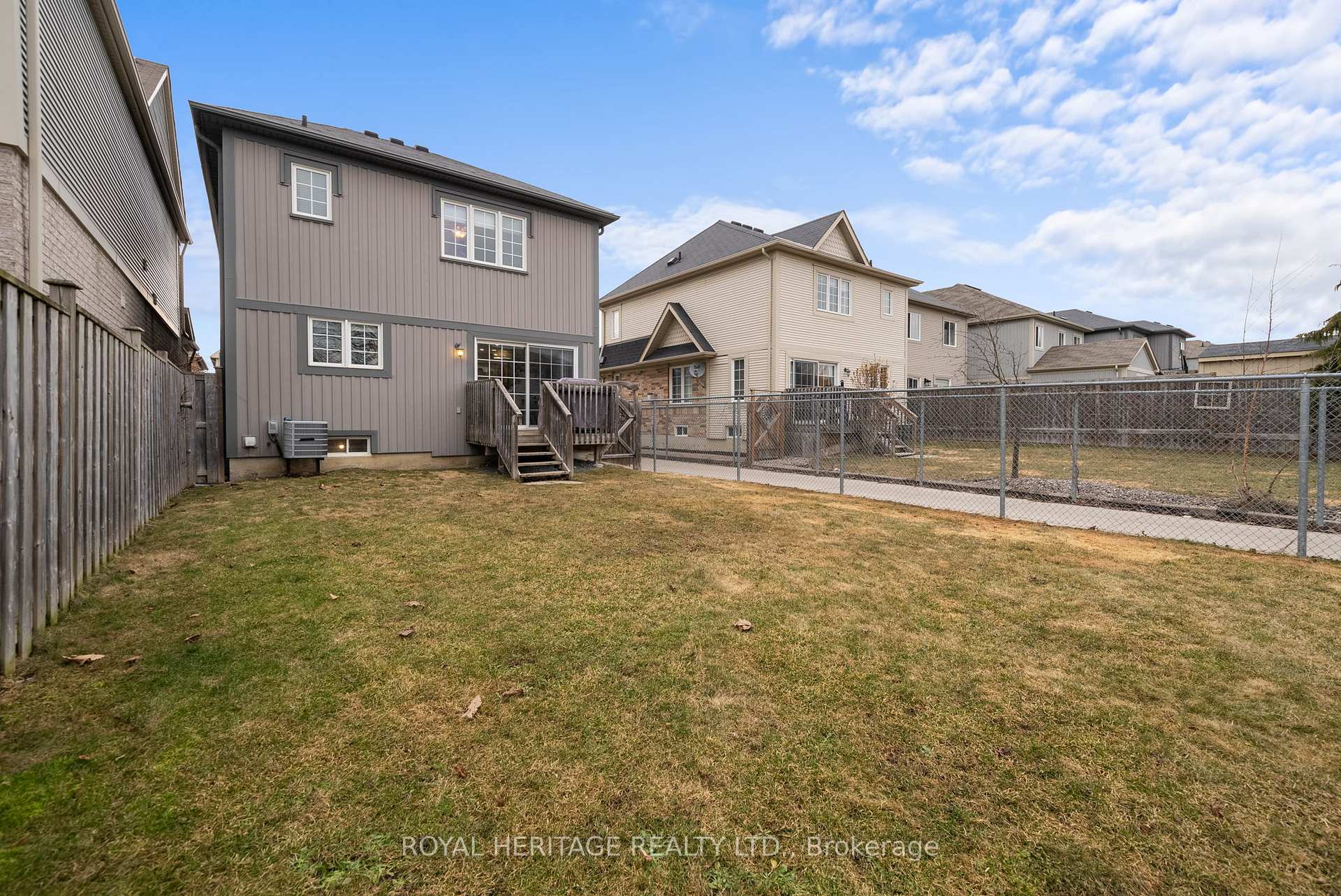 Photo 25 of 127 Honeyman Drive, Clarington, Bowmanville — HOMEH