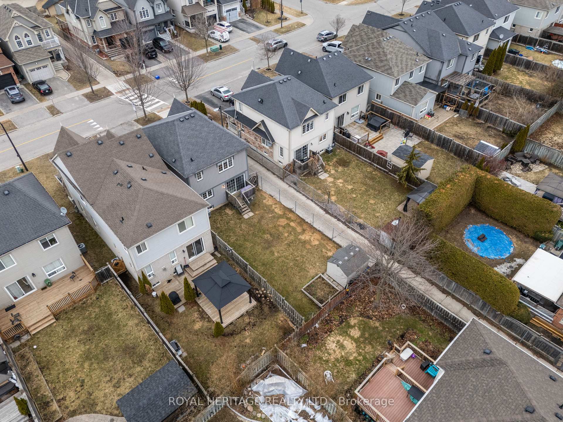 Photo 27 of 127 Honeyman Drive, Clarington, Bowmanville — HOMEH