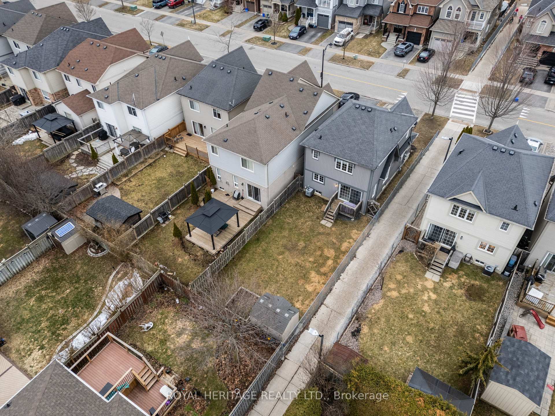 Photo 28 of 127 Honeyman Drive, Clarington, Bowmanville — HOMEH