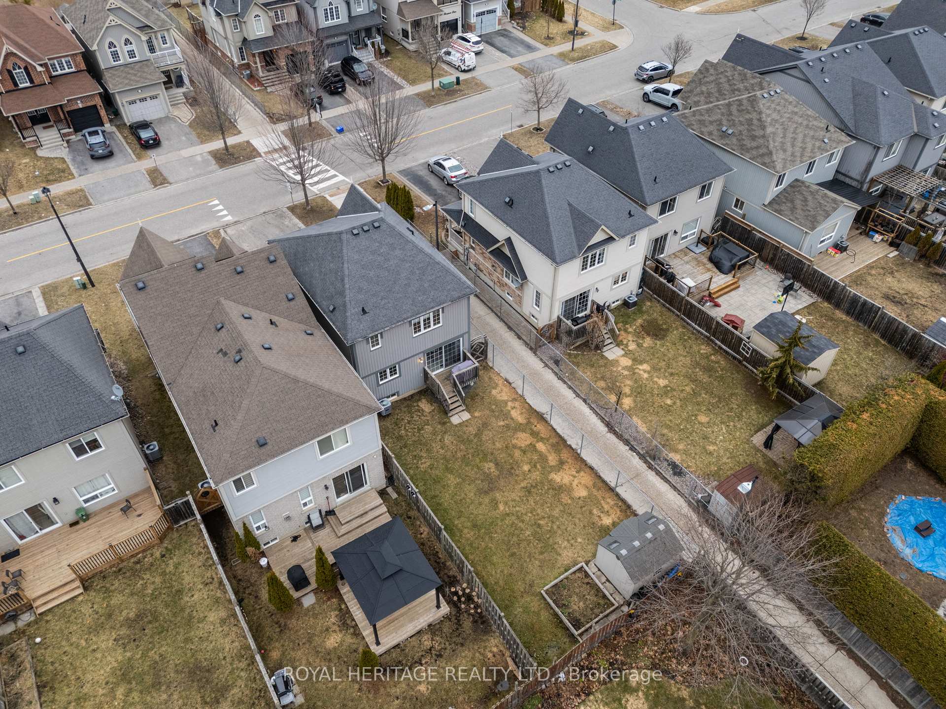 Photo 30 of 127 Honeyman Drive, Clarington, Bowmanville — HOMEH