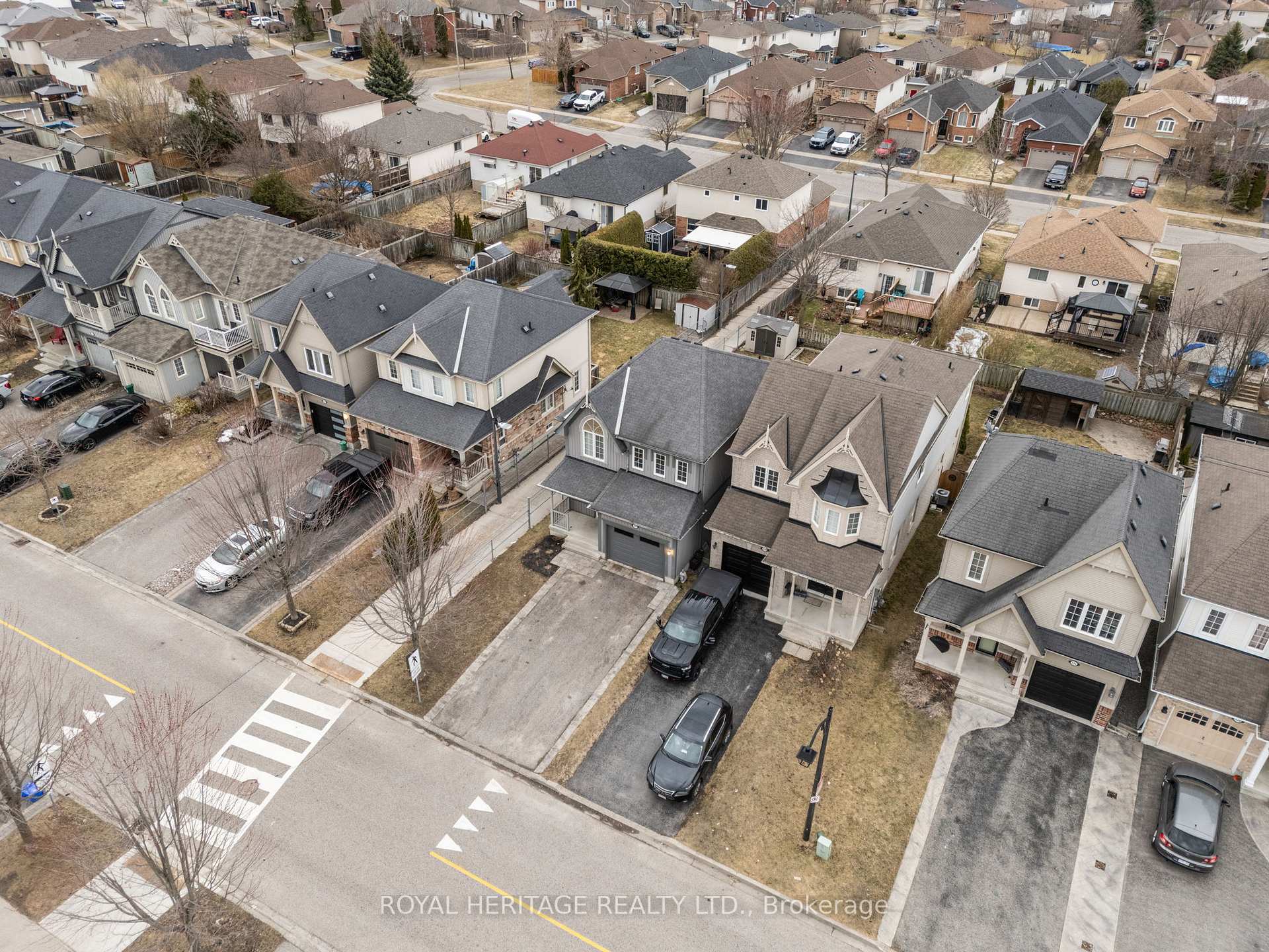 Photo 32 of 127 Honeyman Drive, Clarington, Bowmanville — HOMEH