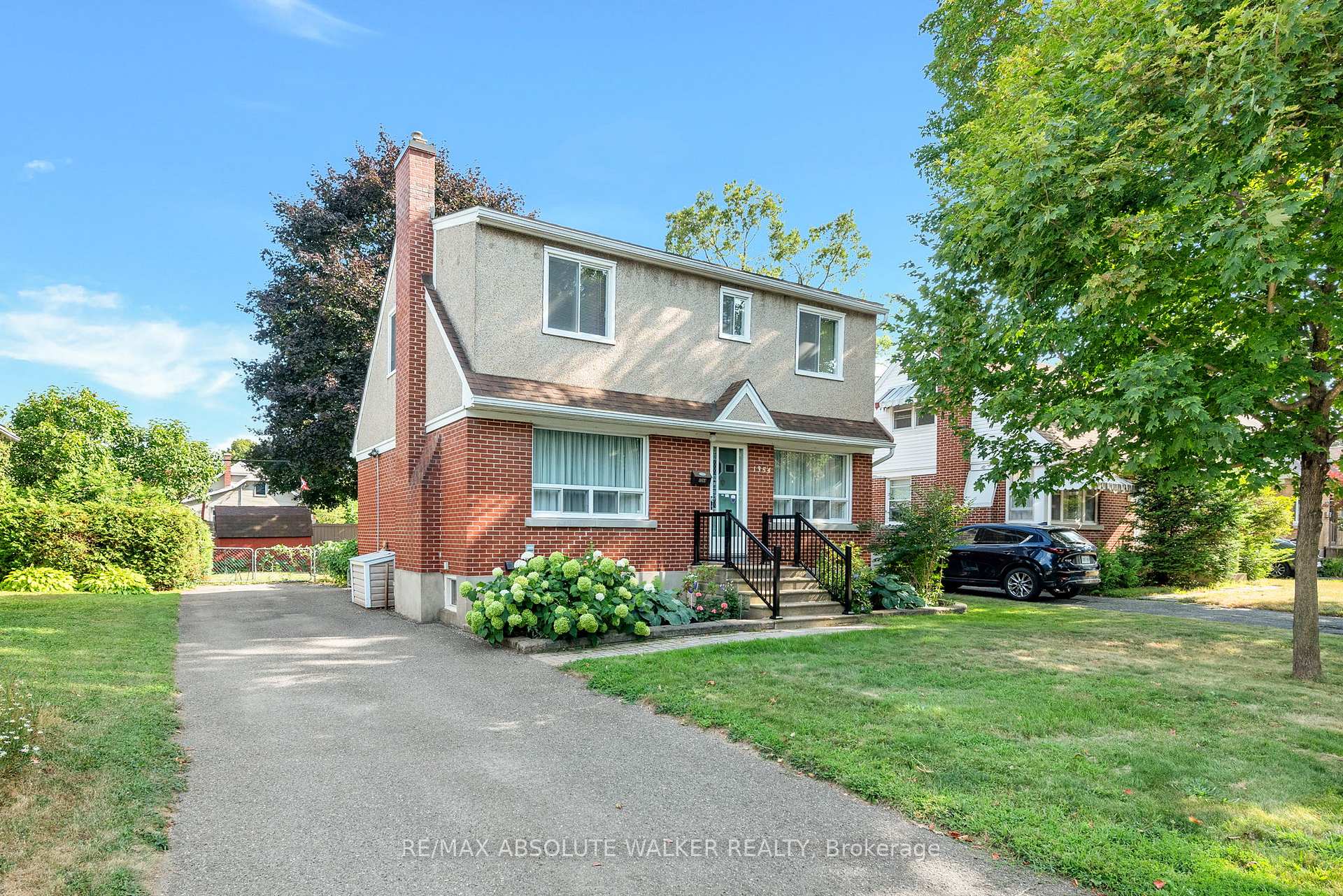 Front of 1354 Larose Avenue