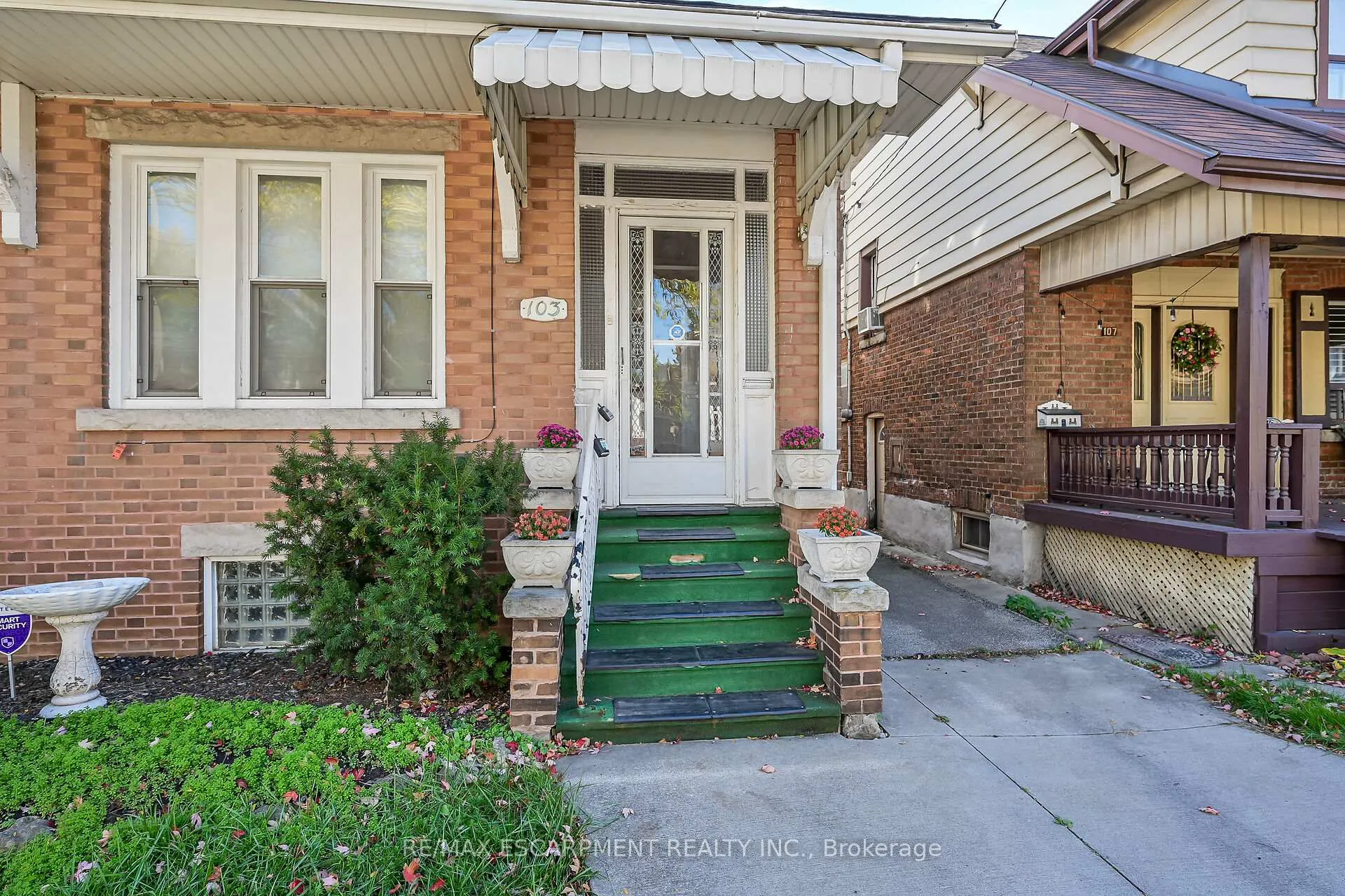 Photo 4 of 103 Leinster Avenue S, Hamilton, Stipley — HOMEH