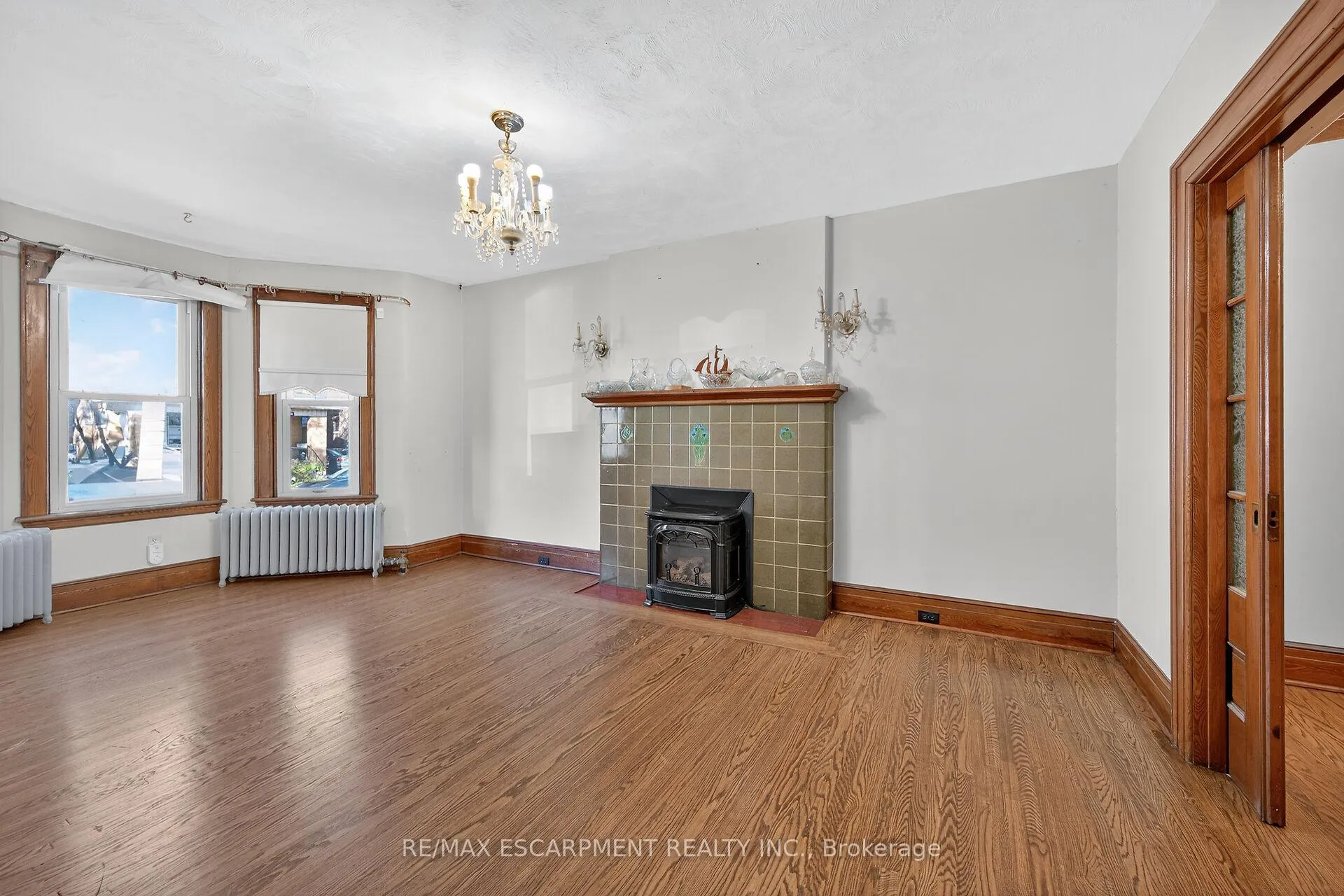 Photo 10 of 103 Leinster Avenue S, Hamilton, Stipley — HOMEH
