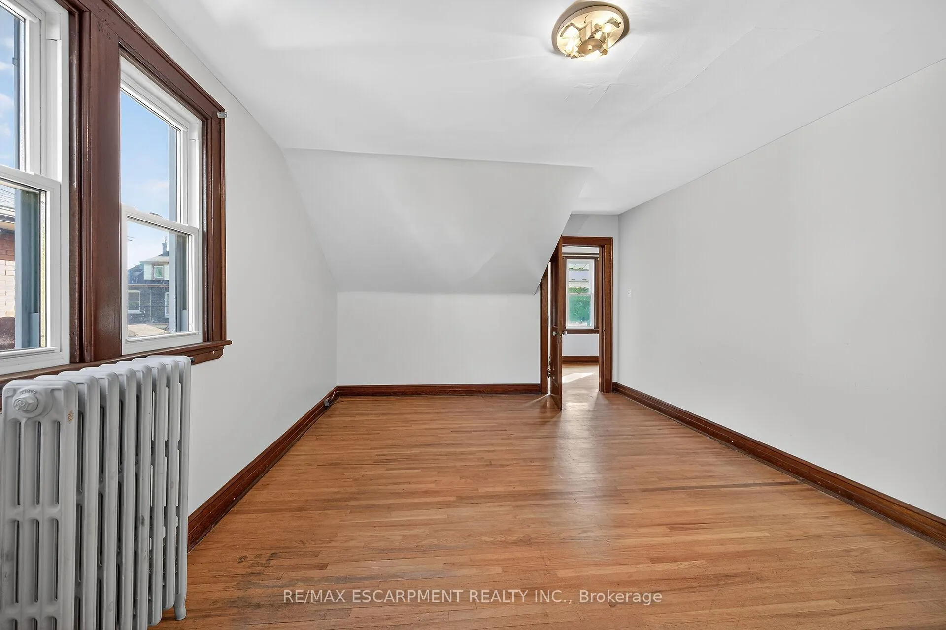Photo 24 of 103 Leinster Avenue S, Hamilton, Stipley — HOMEH