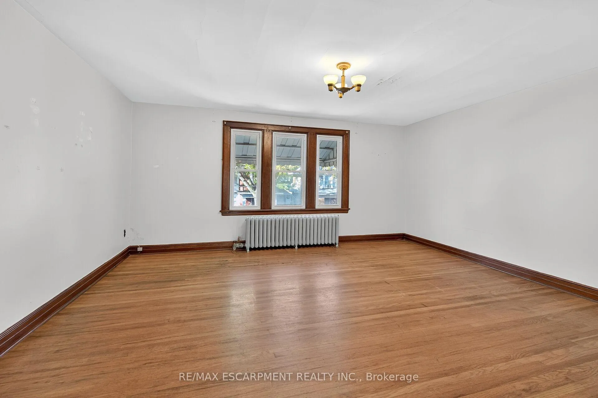 Photo 25 of 103 Leinster Avenue S, Hamilton, Stipley — HOMEH