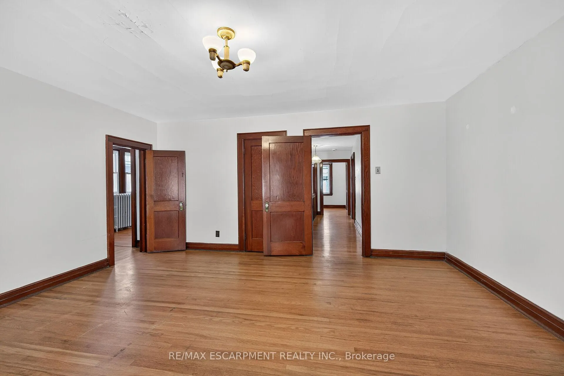 Photo 26 of 103 Leinster Avenue S, Hamilton, Stipley — HOMEH