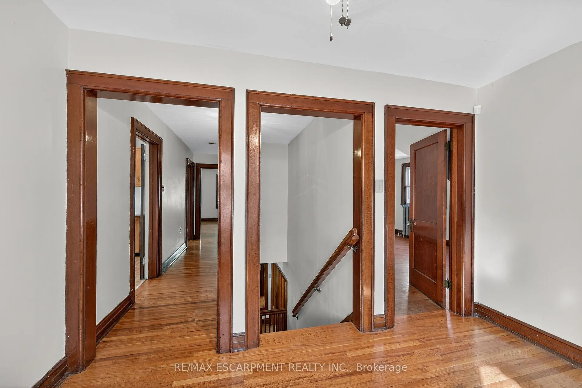 Photo 33 of 103 Leinster Avenue S, Hamilton, Stipley — HOMEH