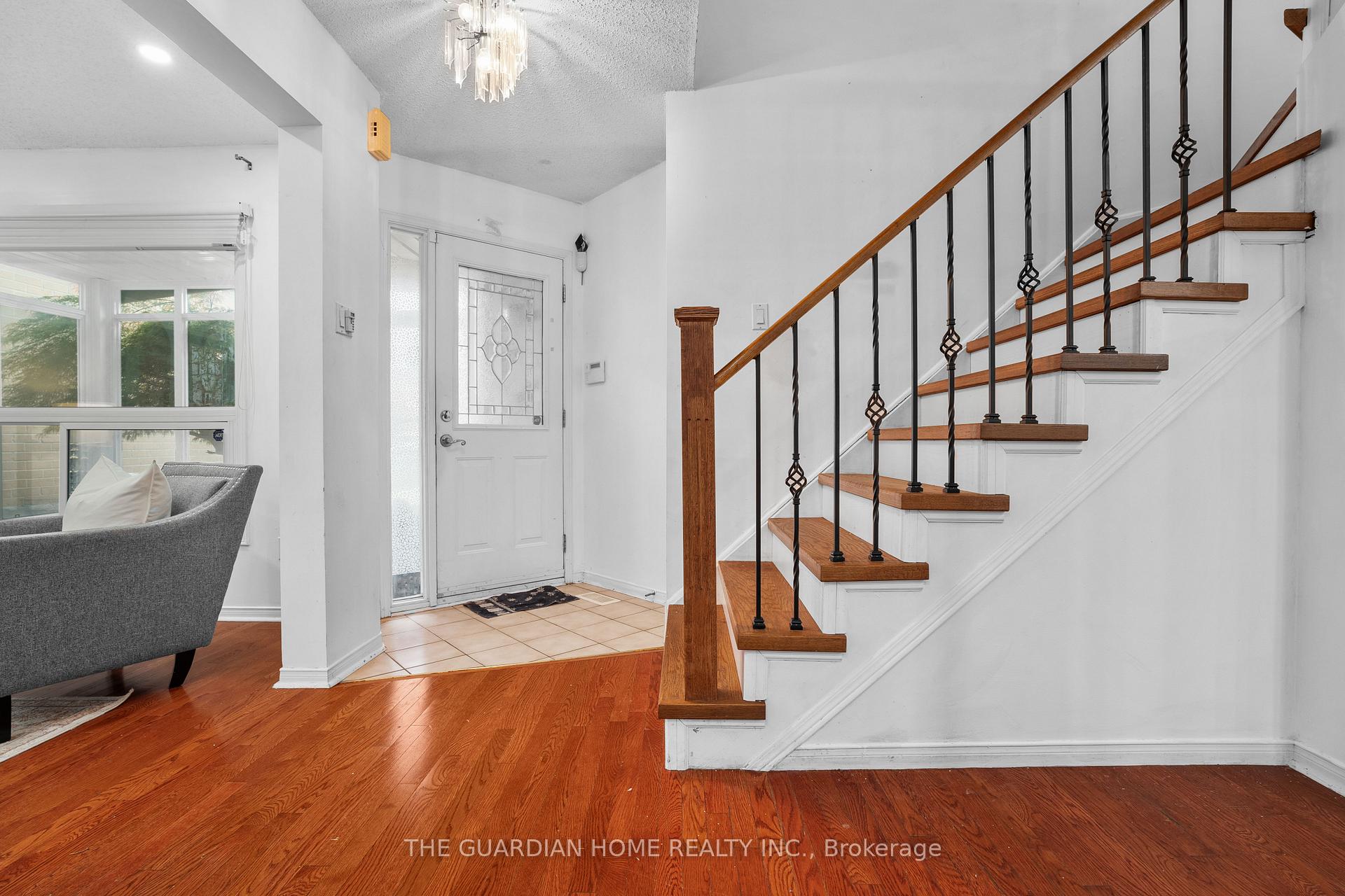 Photo 5 of 40 Parkins Drive, Ajax, Central — HOMEH