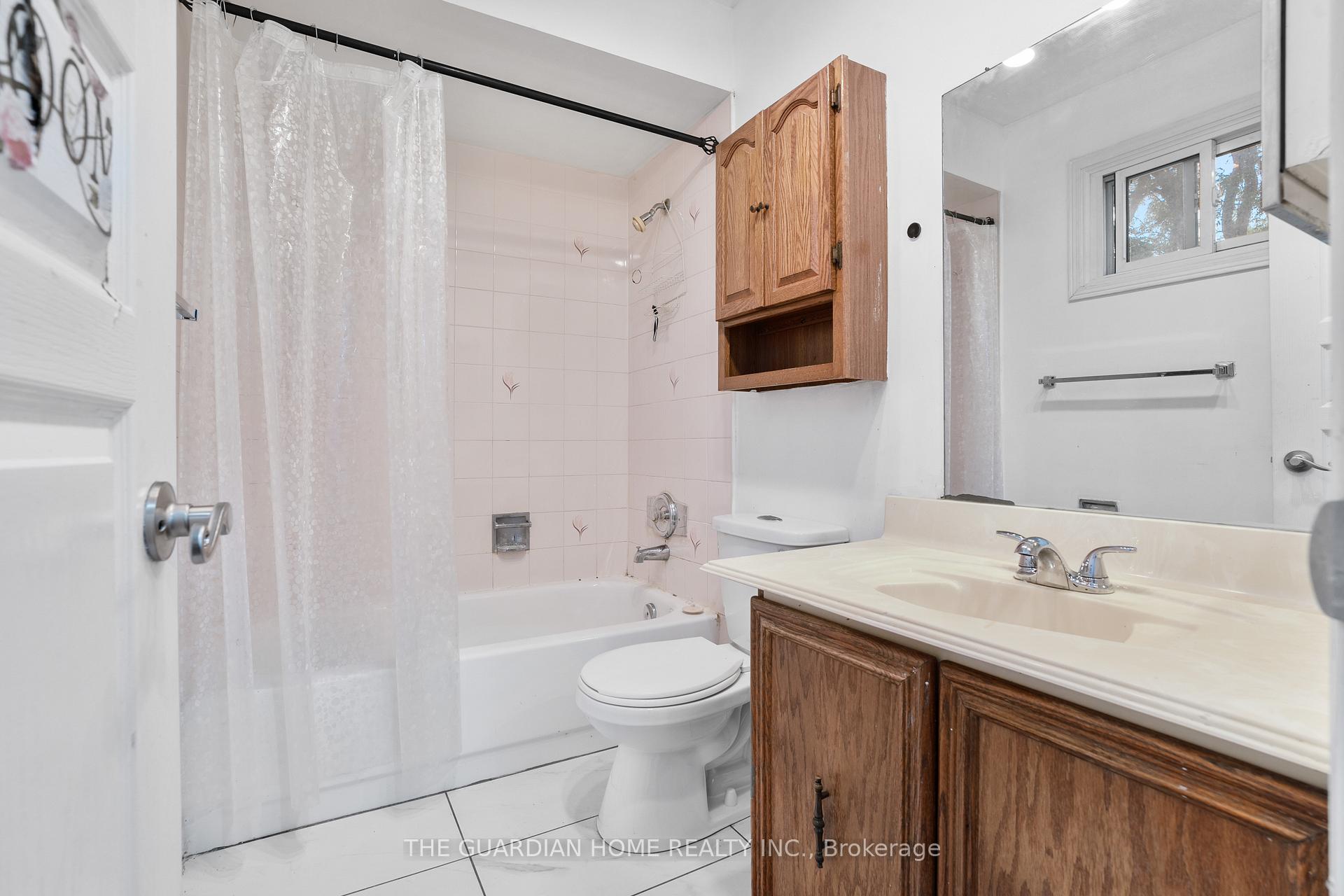 Photo 28 of 40 Parkins Drive, Ajax, Central — HOMEH
