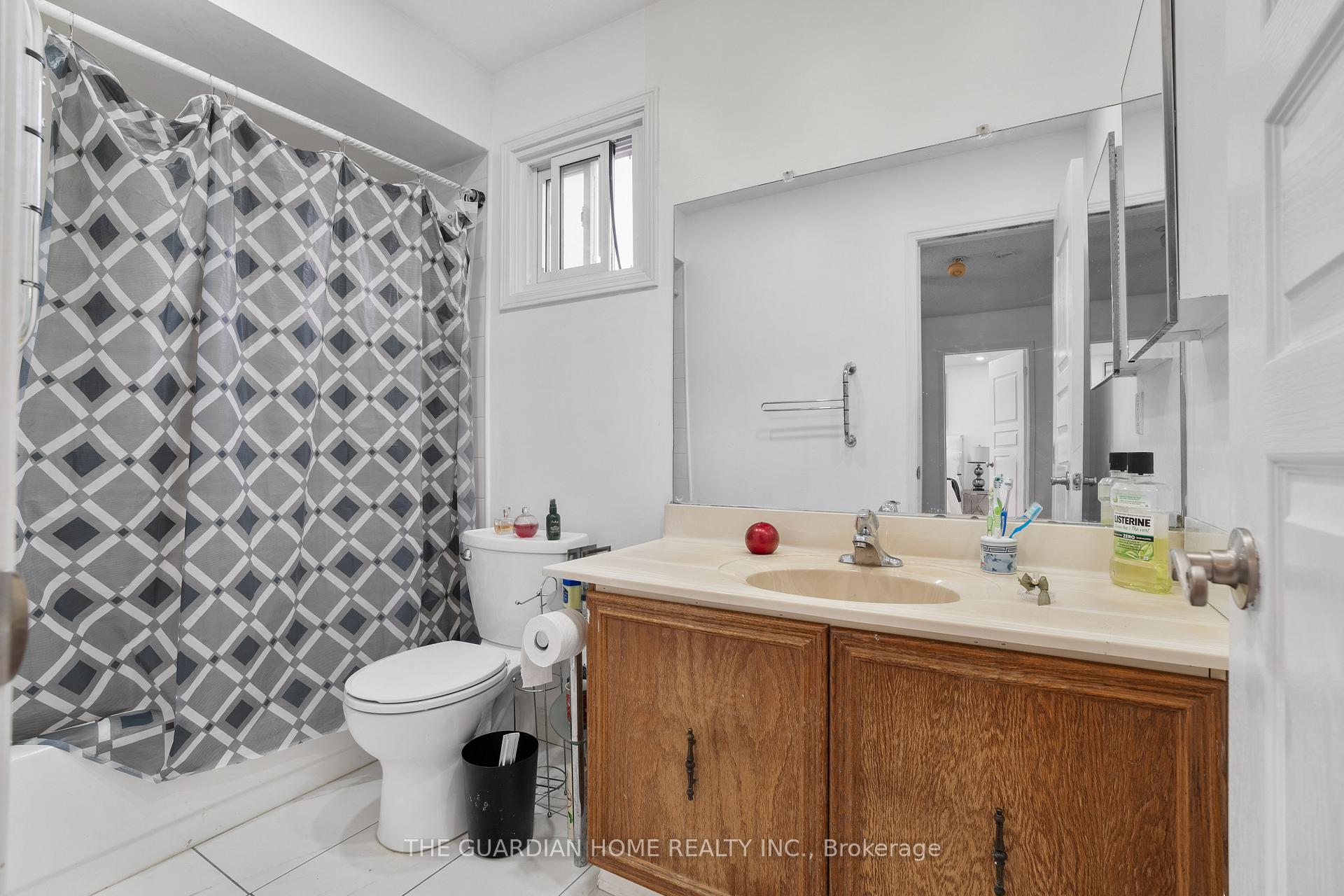 Photo 33 of 40 Parkins Drive, Ajax, Central — HOMEH