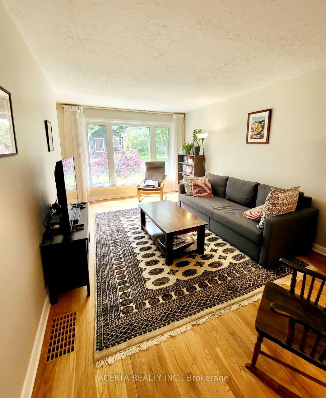 Photo 2 of 1499 Chatelain Avenue, Ottawa, Carlington — HOMEH