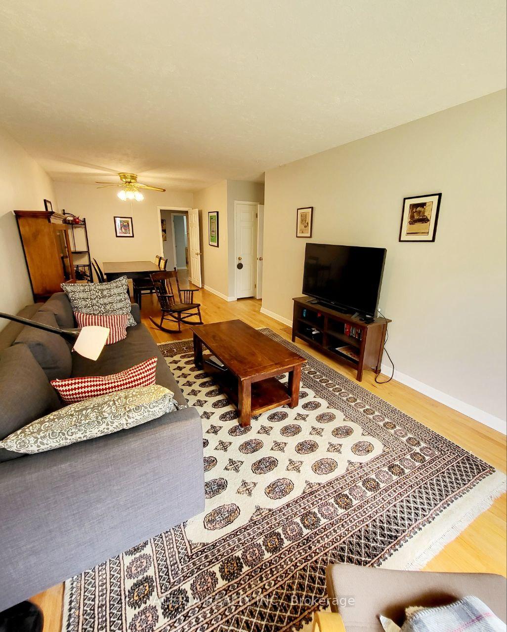 Photo 5 of 1499 Chatelain Avenue, Ottawa, Carlington — HOMEH