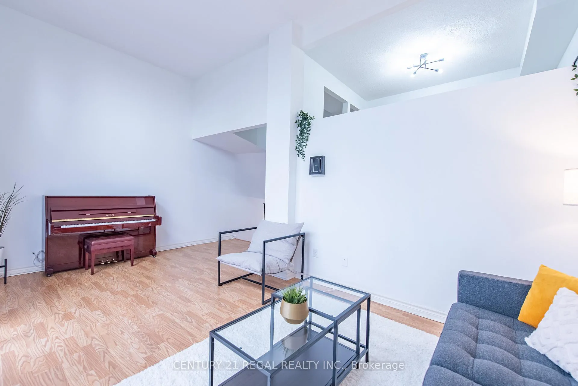 Photo 7 of Unit 5, 4 Bradbrook Road, Etobicoke, Islington-City Centre West — HOMEH