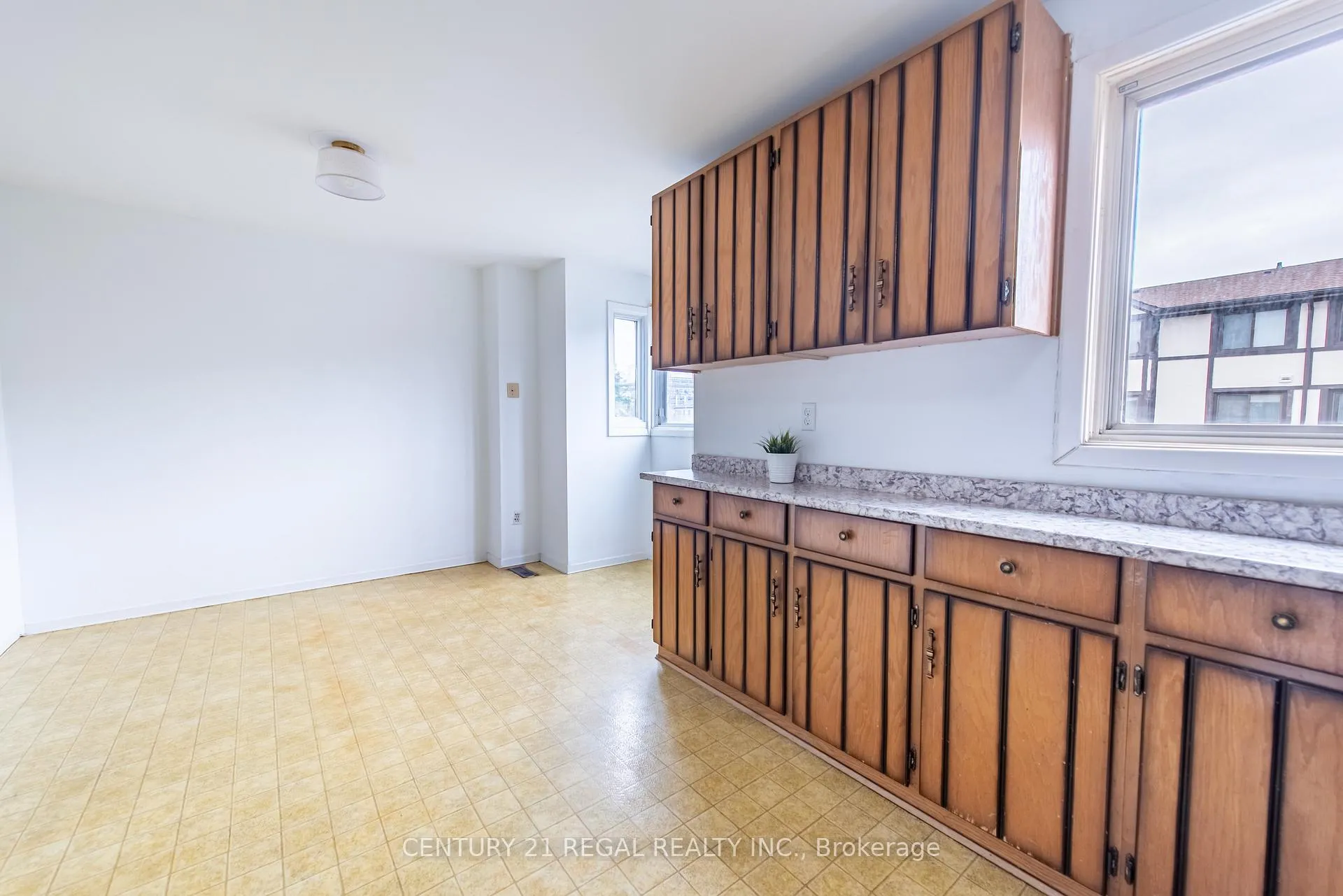 Photo 12 of Unit 5, 4 Bradbrook Road, Etobicoke, Islington-City Centre West — HOMEH