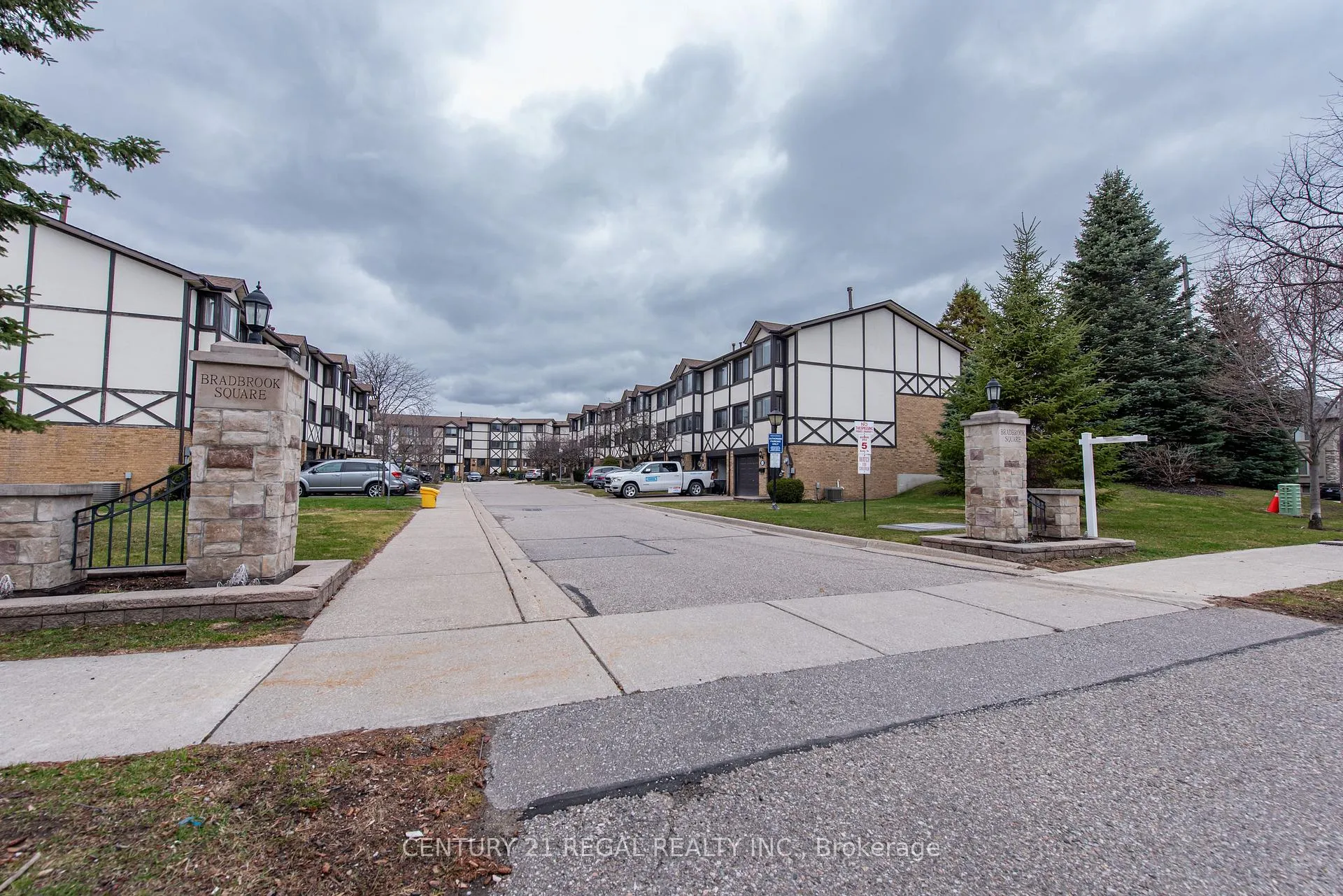 Photo 33 of Unit 5, 4 Bradbrook Road, Etobicoke, Islington-City Centre West — HOMEH