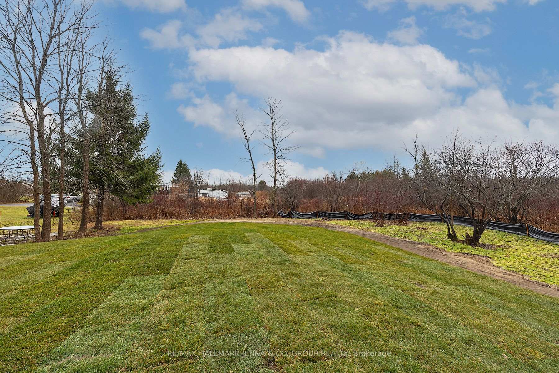 Photo 4 of 3287 Harrowsmith Road, Frontenac, Frontenac South — HOMEH