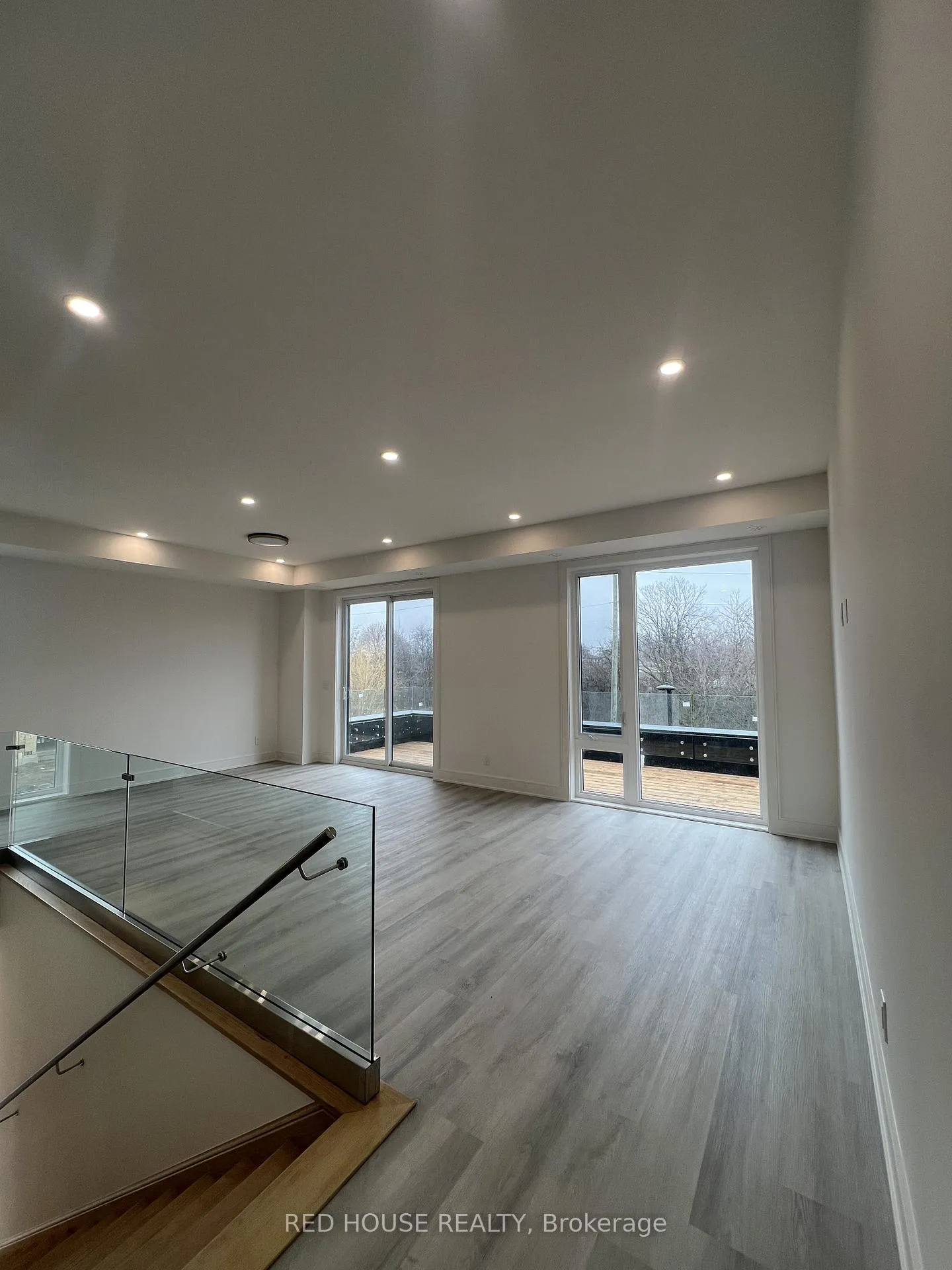 Photo 4 of 176 Everett Common, St. Catharines, Oakdale — HOMEH