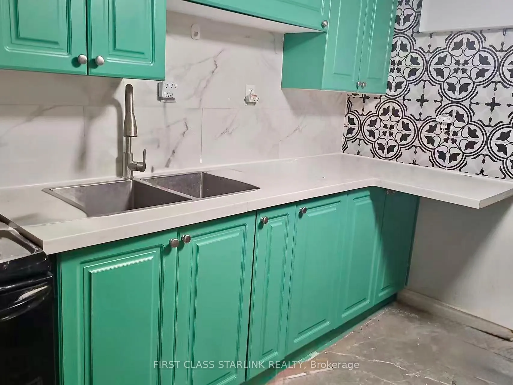 Photo 2 of Unit Bsmt, 37 Emerald Street N, Hamilton, Landsdale — HOMEH