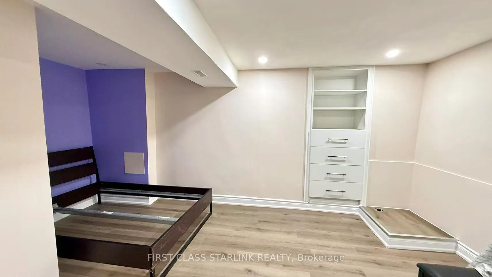 Photo 5 of Unit Bsmt, 37 Emerald Street N, Hamilton, Landsdale — HOMEH