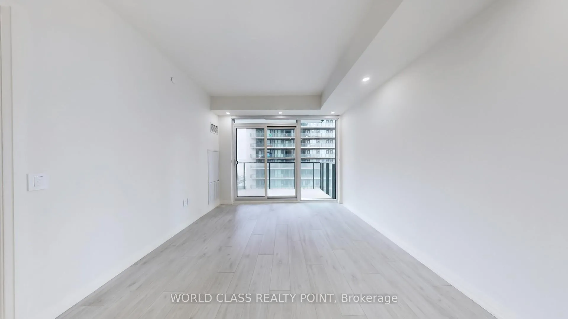 Photo 10 of Unit 902, 27 Korda Gate N, Vaughan, Vellore Village — HOMEH