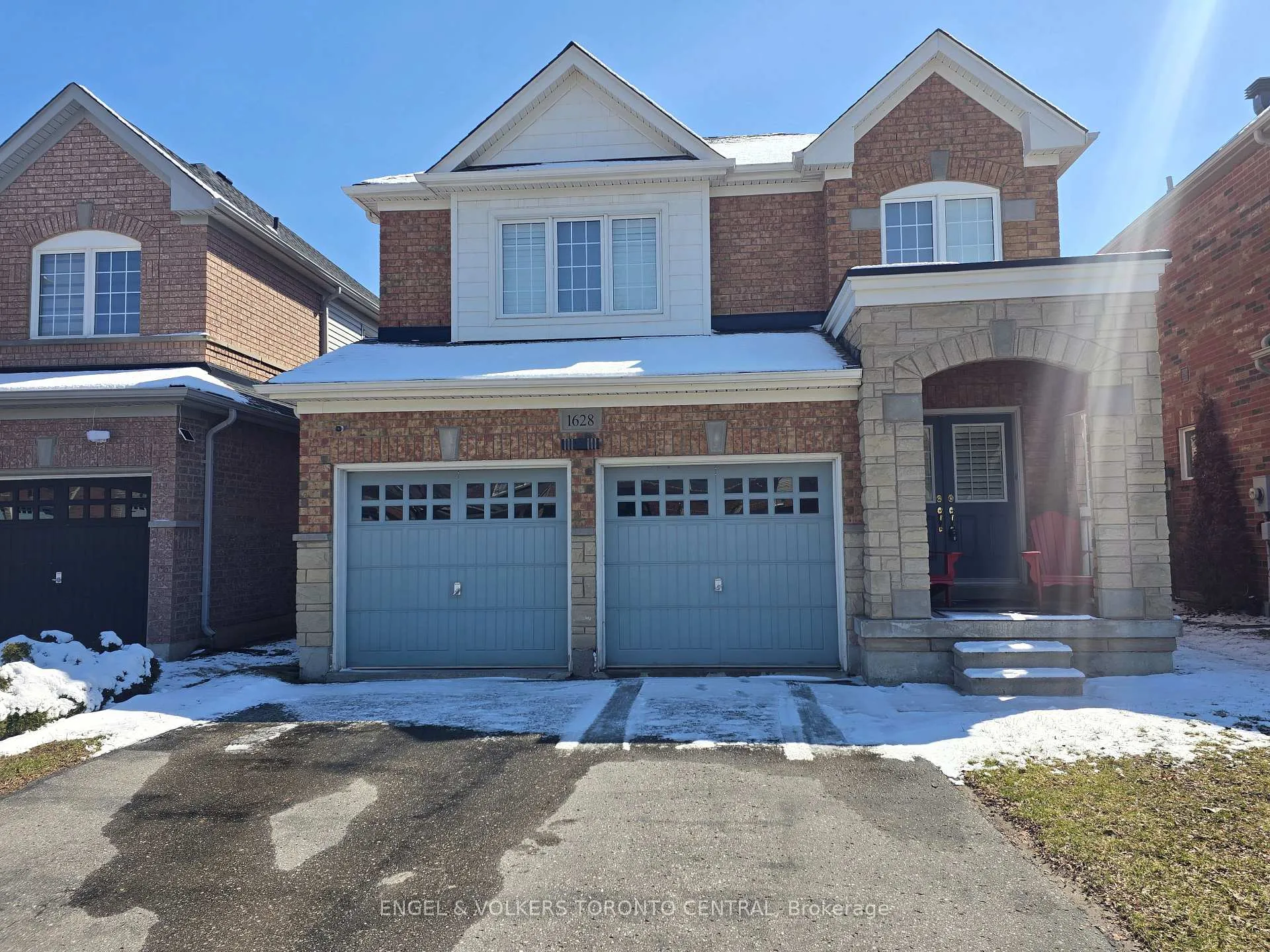 Photo 3 of Unit MAIN & 2ND FLR, 1628 Pennell Drive, Oshawa, Pinecrest — HOMEH