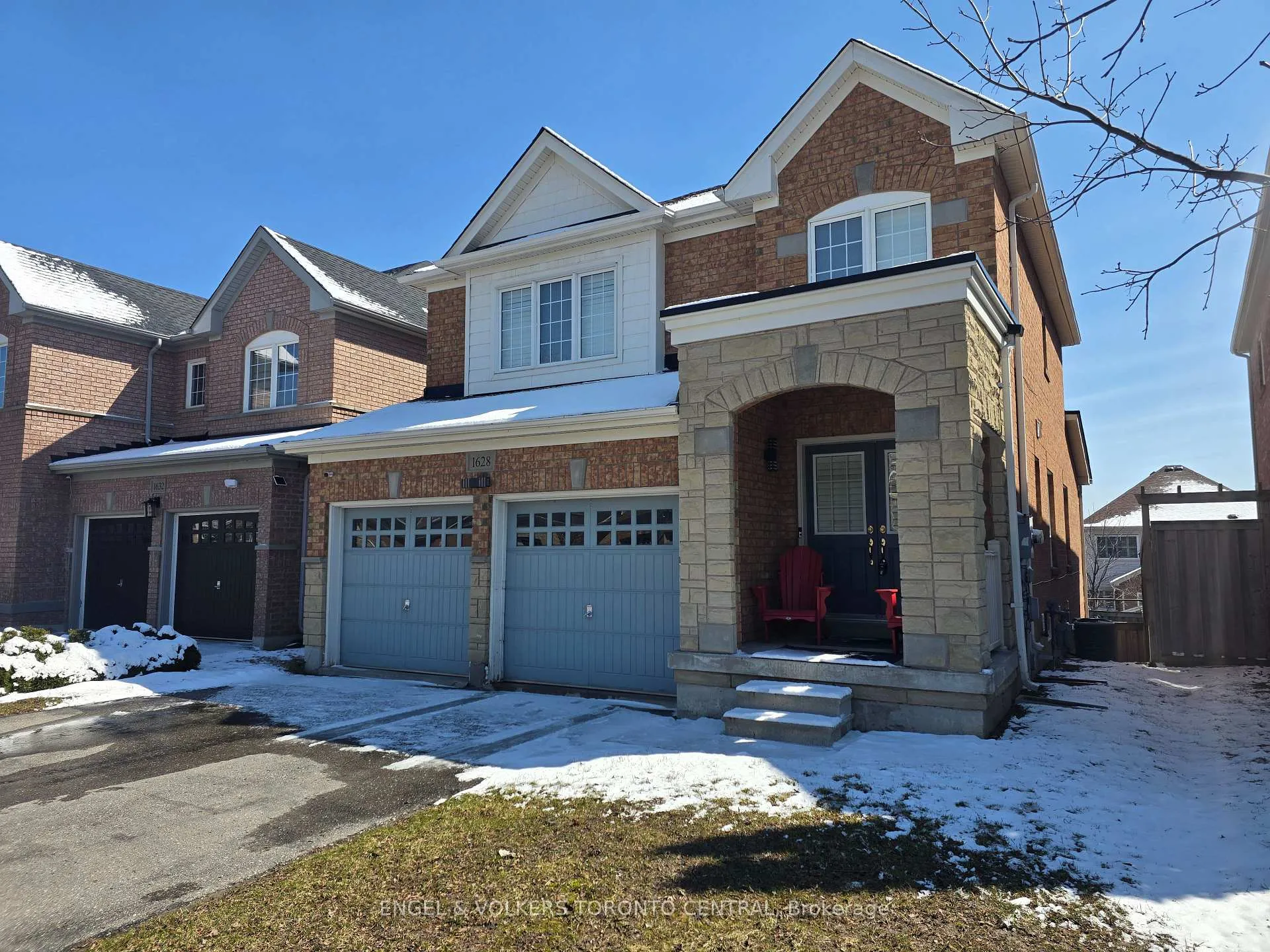 Photo 5 of Unit MAIN & 2ND FLR, 1628 Pennell Drive, Oshawa, Pinecrest — HOMEH