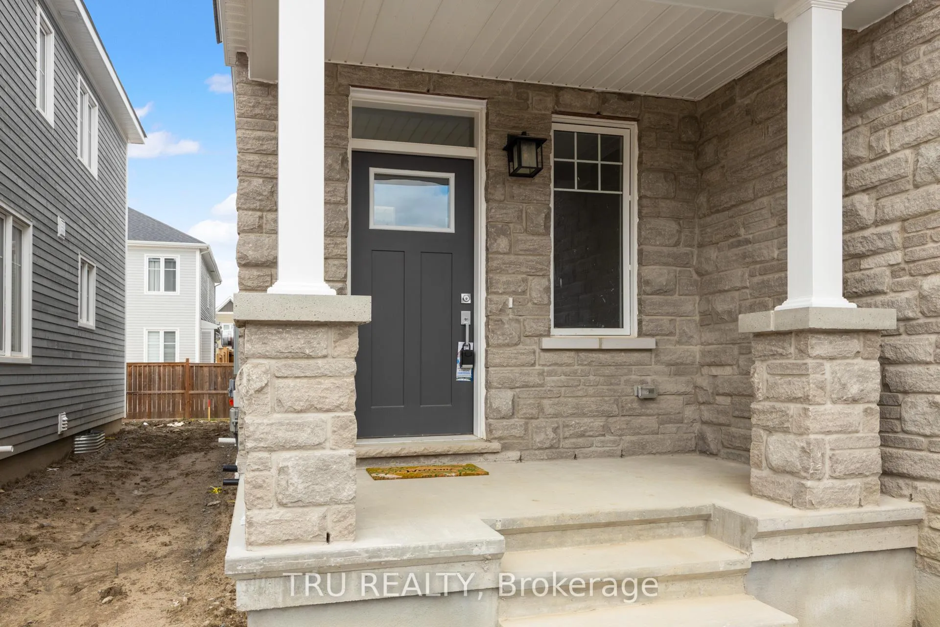 Photo 3 of 75 Hackamore Crescent, Ottawa, Goulbourn Twp From Franktown Rd/South To Rideau — HOMEH