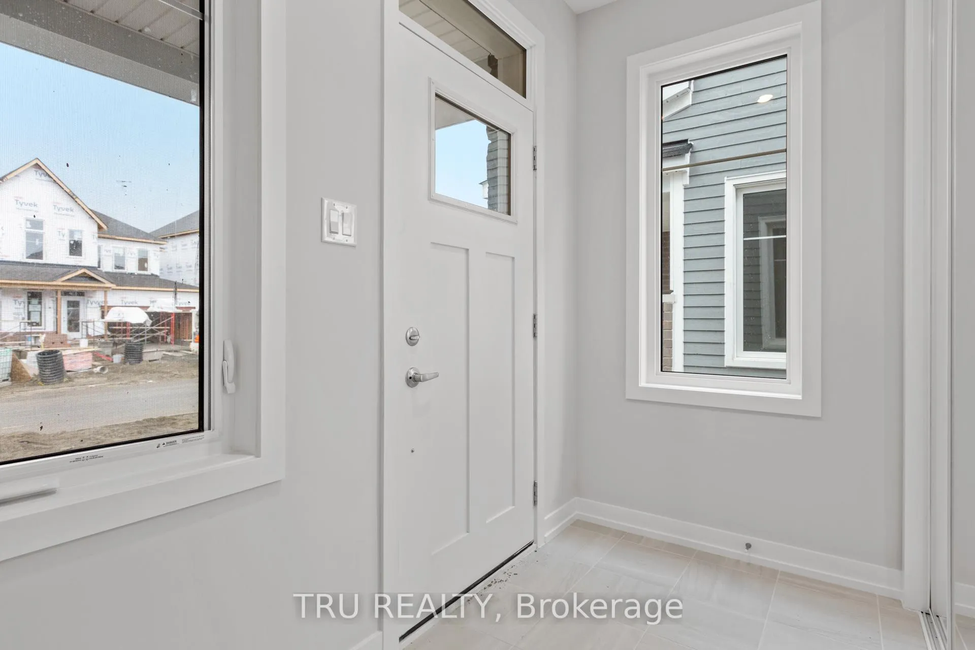 Photo 4 of 75 Hackamore Crescent, Ottawa, Goulbourn Twp From Franktown Rd/South To Rideau — HOMEH