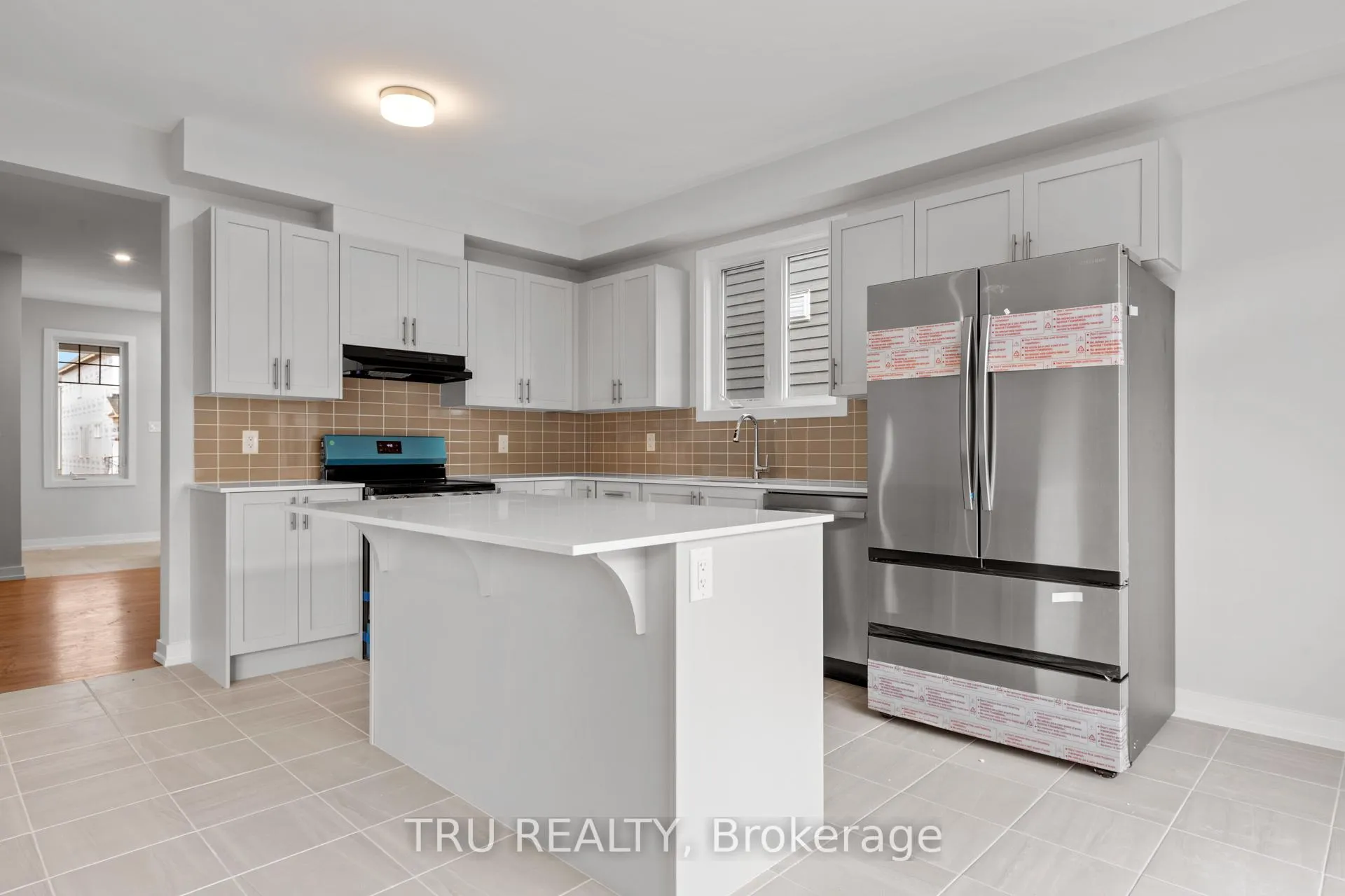 Photo 10 of 75 Hackamore Crescent, Ottawa, Goulbourn Twp From Franktown Rd/South To Rideau — HOMEH