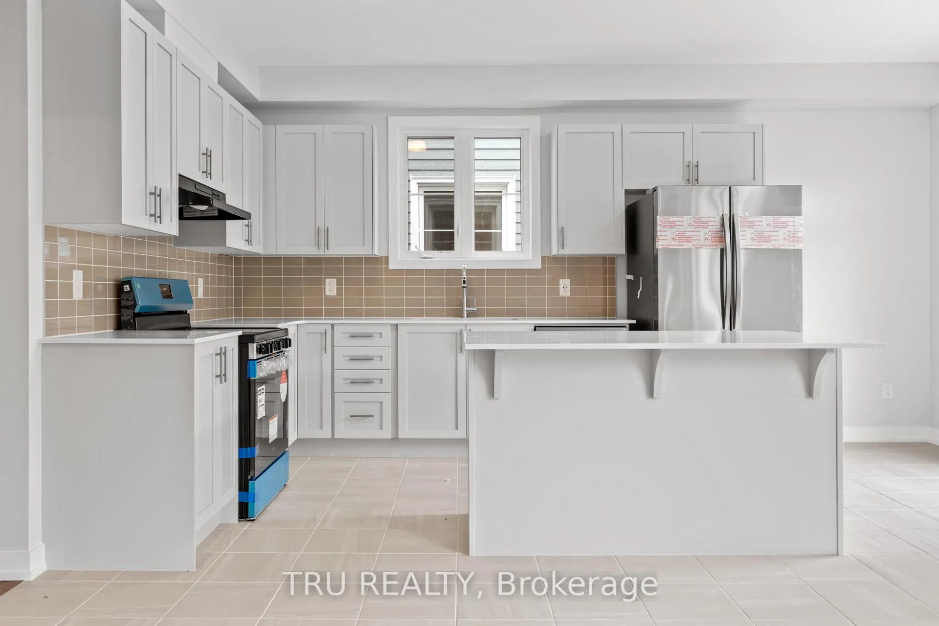Photo 11 of 75 Hackamore Crescent, Ottawa, Goulbourn Twp From Franktown Rd/South To Rideau — HOMEH