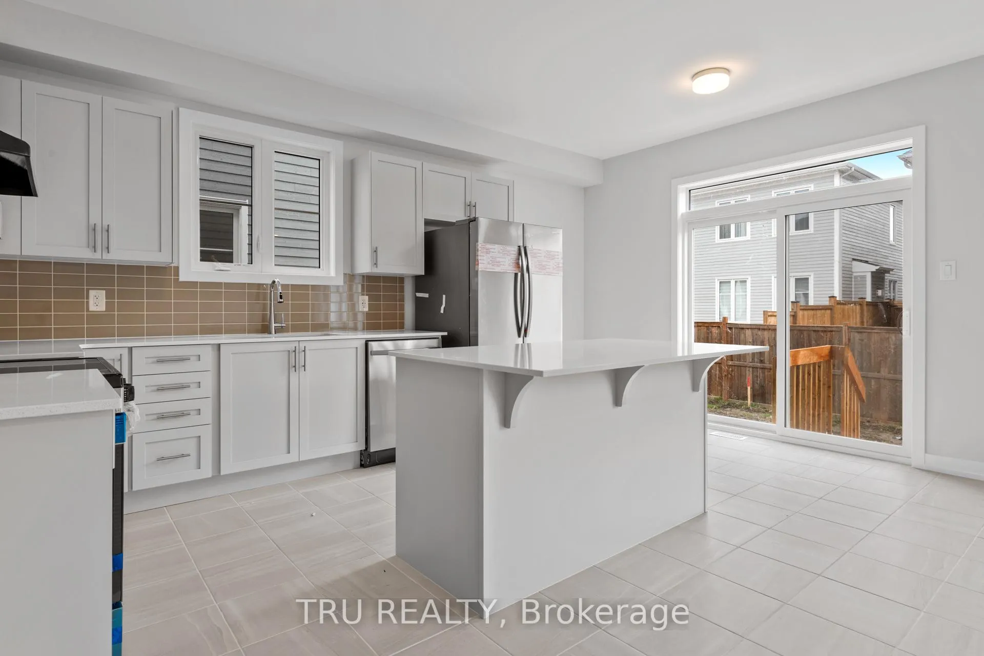 Photo 13 of 75 Hackamore Crescent, Ottawa, Goulbourn Twp From Franktown Rd/South To Rideau — HOMEH