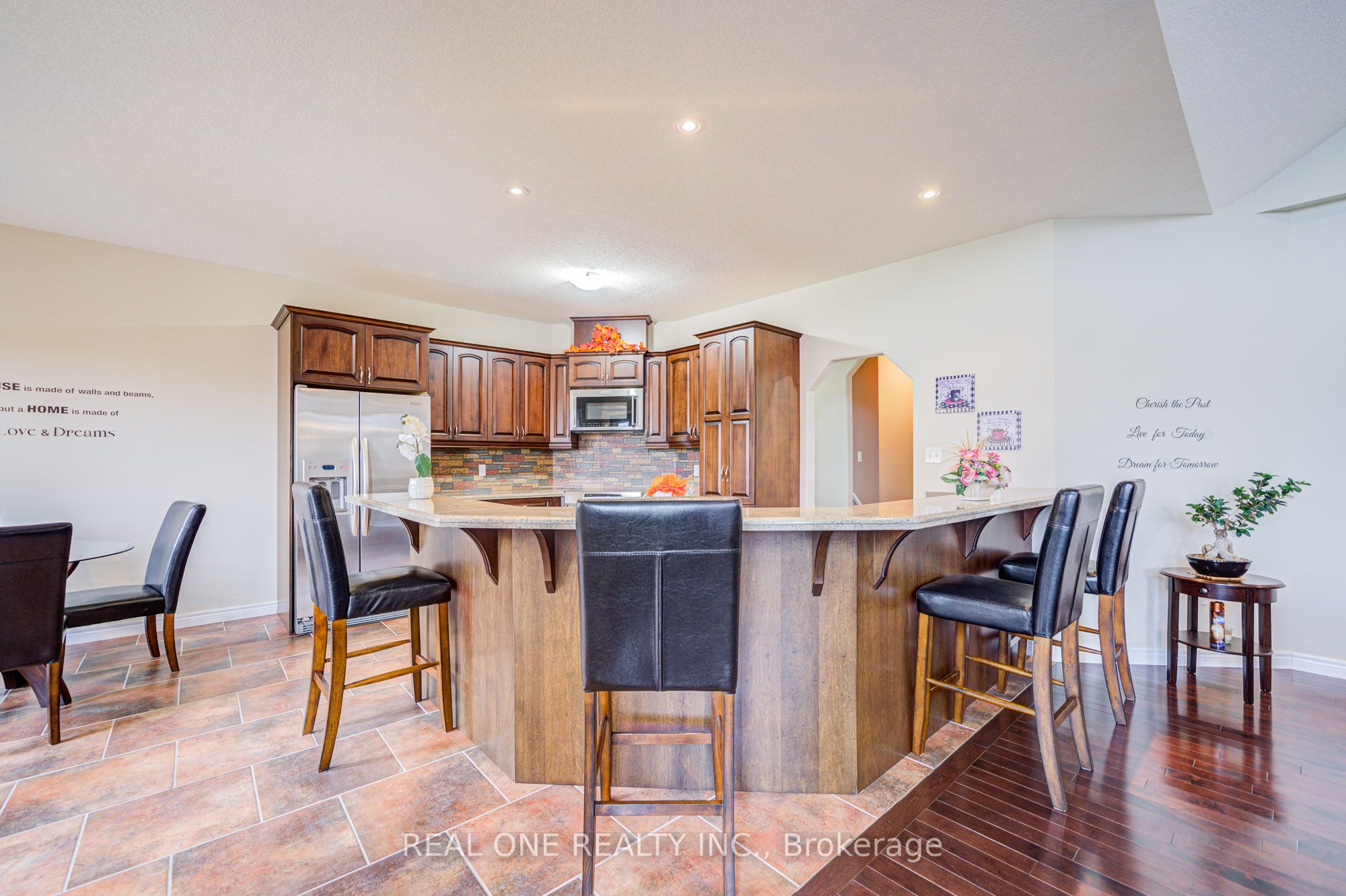 Photo 64 of 492 Scenic Drive, Brant, South Dumfries — HOMEH