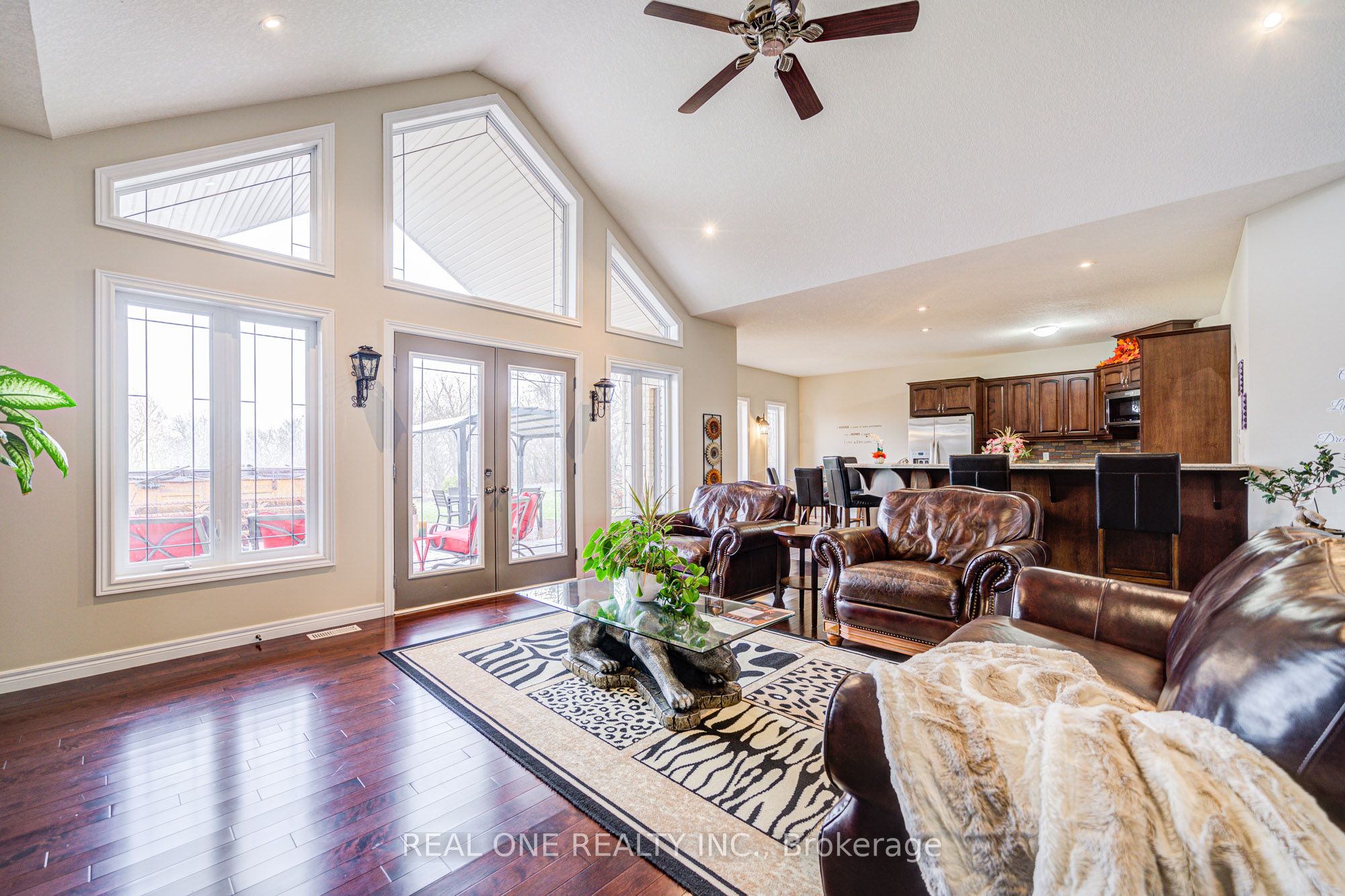 Photo 63 of 492 Scenic Drive, Brant, South Dumfries — HOMEH