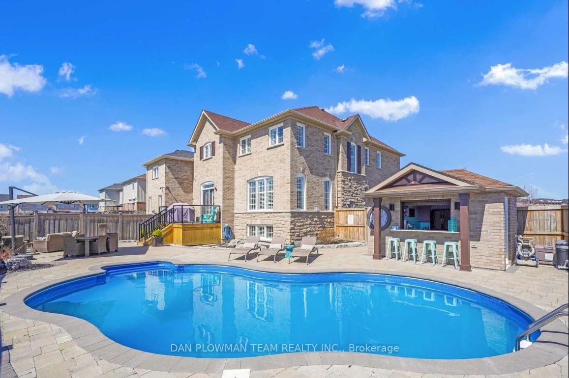 Photo 3 of 72 Hayman Street, Clarington, Courtice — HOMEH