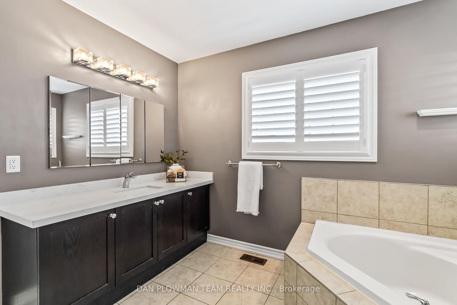 Photo 20 of 72 Hayman Street, Clarington, Courtice — HOMEH
