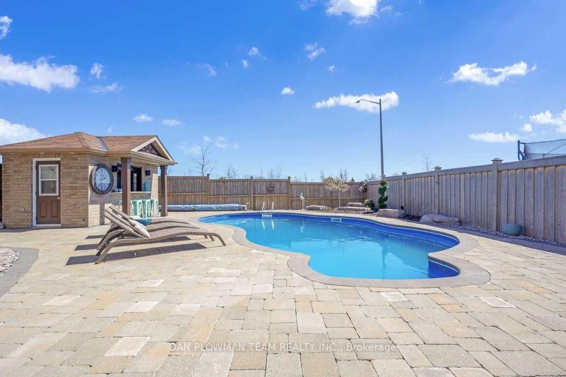 Photo 44 of 72 Hayman Street, Clarington, Courtice — HOMEH