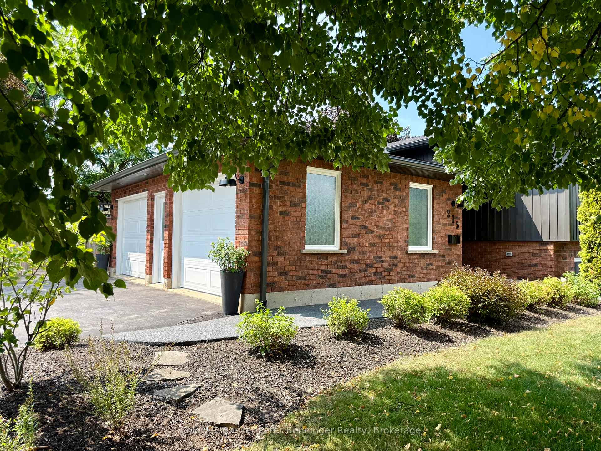 Photo 2 of 215 Thomas Street, Brockton — HOMEH