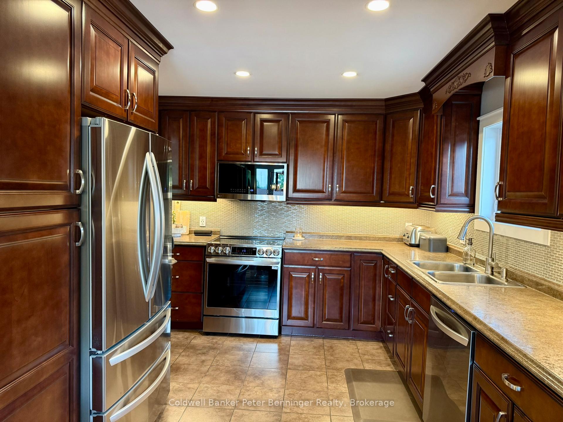 Photo 7 of 215 Thomas Street, Brockton — HOMEH