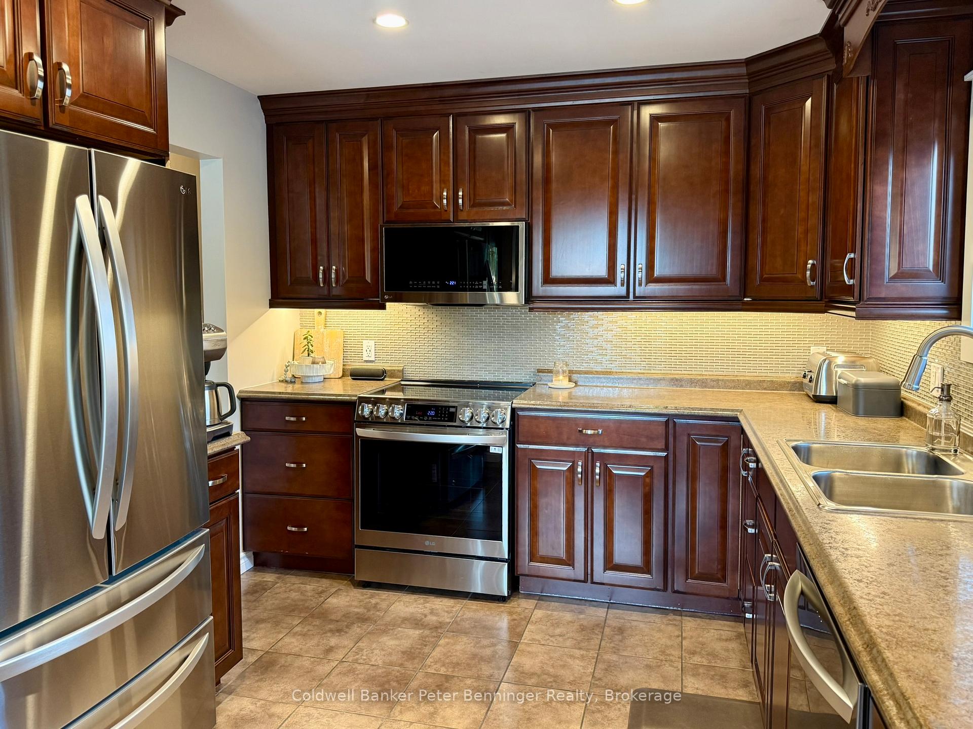 Photo 6 of 215 Thomas Street, Brockton — HOMEH